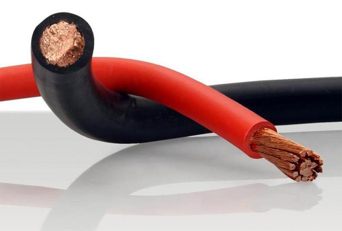 câble de soudure en caoutchouc flexible de batterie de Cu rouge et noir de câble